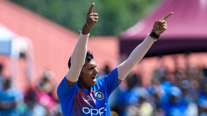 ഇരുപതാം ഓവർ മെയ്ഡൻ; അരങ്ങേറ്റത്തിൽ റെക്കോർഡിട്ട് നവദീപ് സൈനി